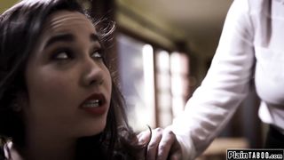 Milf shrink wants stepdaughter to fuck stepdad to get closer