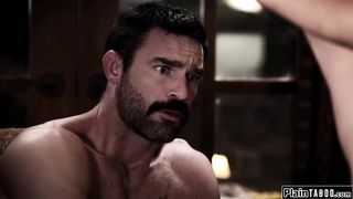 Milf shrink wants stepdaughter to fuck stepdad to get closer