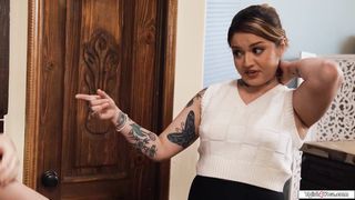 Shemale Zariah Aura gets caught licking colleague Lilly Bell