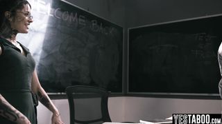 Big ass Latina MILF fucks her big dick former teacher and squirts