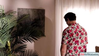 Latina caught cheating with hot big cock shemale Zariah Aura