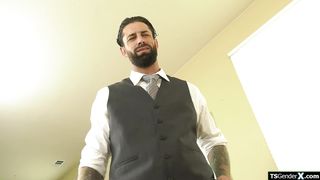 Teen shemale sugarbaby Itzel Saenz wants to get anal fucked