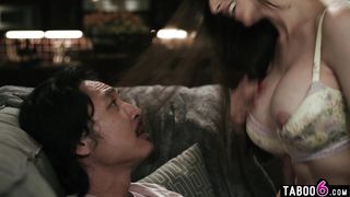 Sex worker Lexi Luna fucks Asian friend after he saw her online