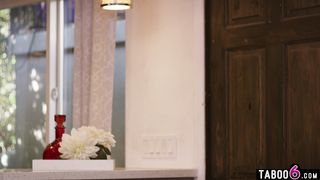 Virgin teen stepdaughter caught by her stepdad trying to hook up