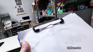 Caught stealing wallets! Latina sports bar server blows to escape jail