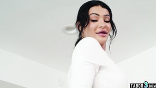Hot ebony Ameena Green doing her workout on a sexy latina trannys huge dick