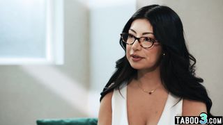 Latina MILF therapist Cami Strella offers sex to help her troubled patient