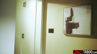 Big ass teen stepdaughter fucks her stepdad after babe enjoyed deepthroat